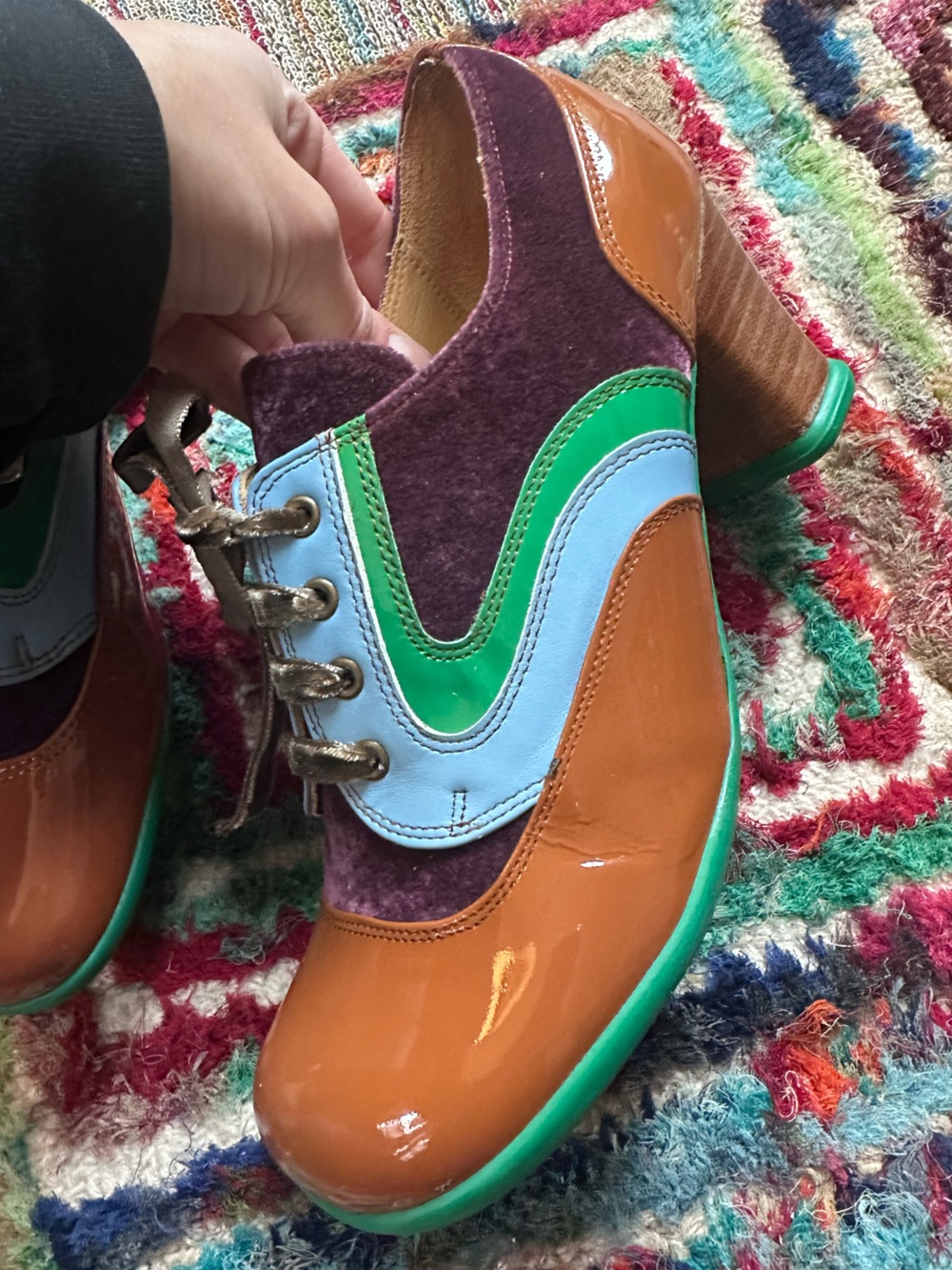 Fluevog NEARLY NEW Operetta Sandrine gold/green patent/velvet lace-up-8 (fit 7.5 - Picture 12 of 15